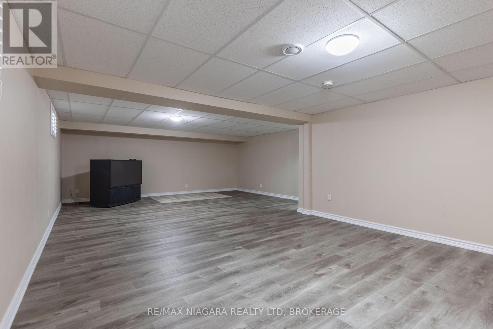Photo 8 of 2501 Claude Avenue, Niagara Falls ON