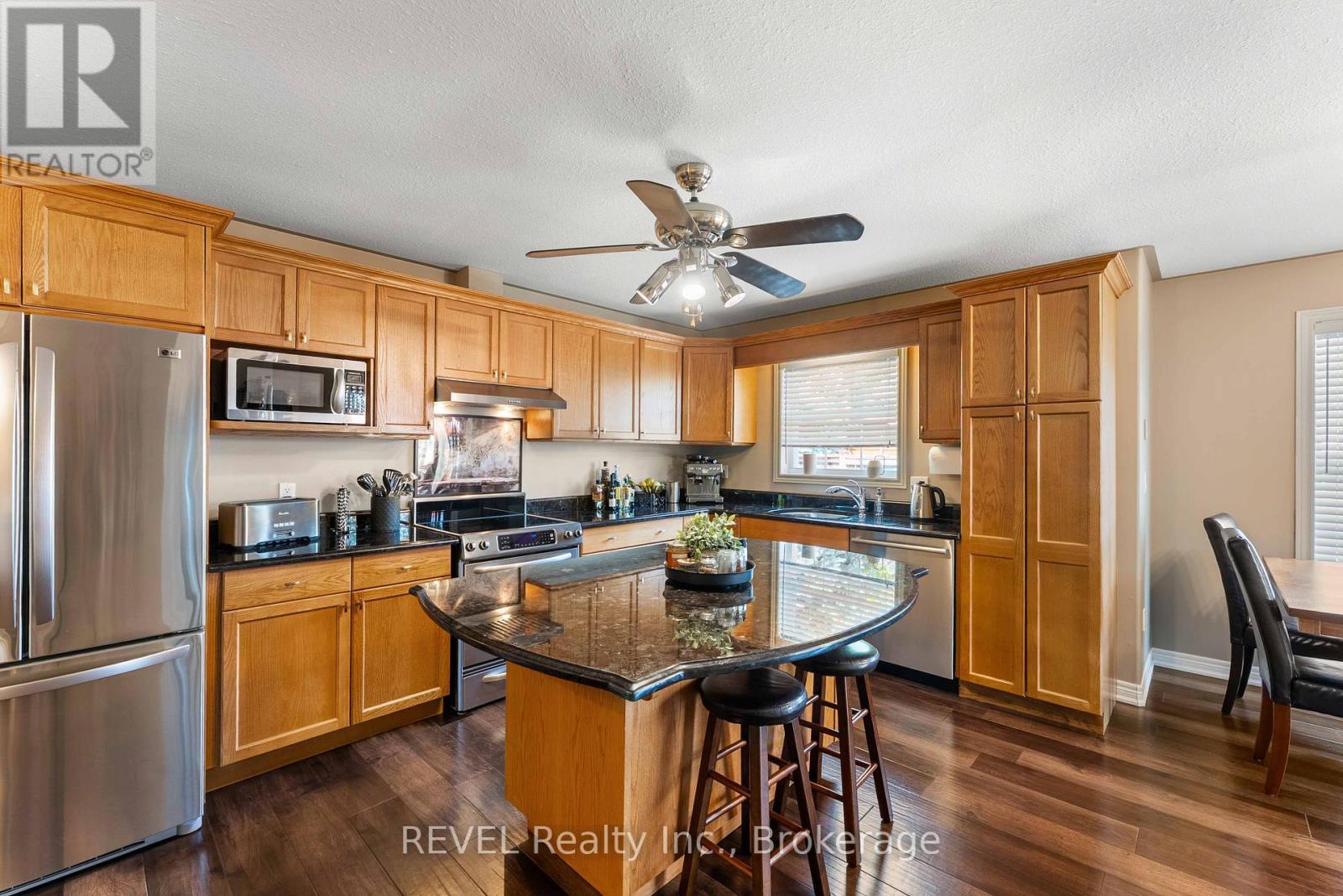Photo 13 of 35 Hunter Drive, Welland ON