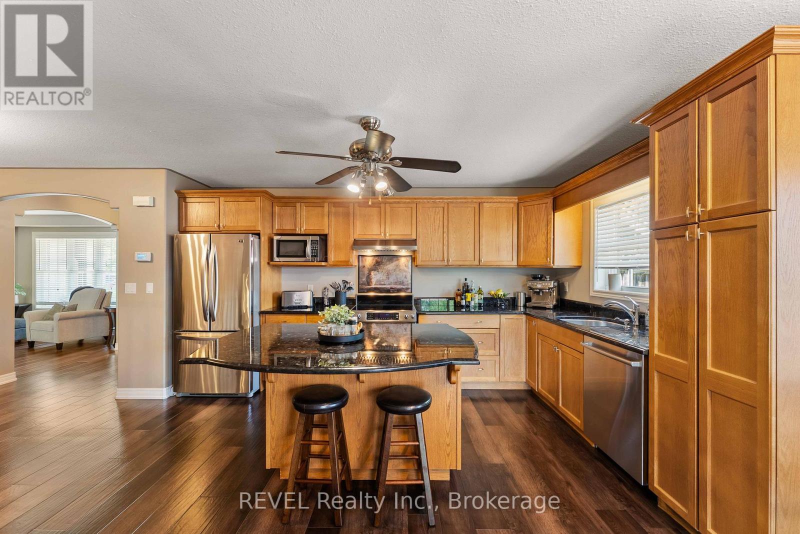 Photo 24 of 35 Hunter Drive, Welland ON