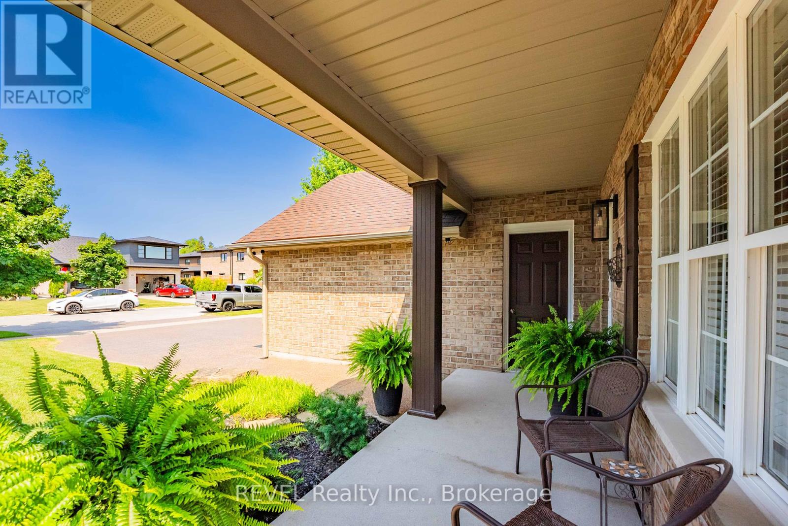 Photo 23 of 35 Hunter Drive, Welland ON