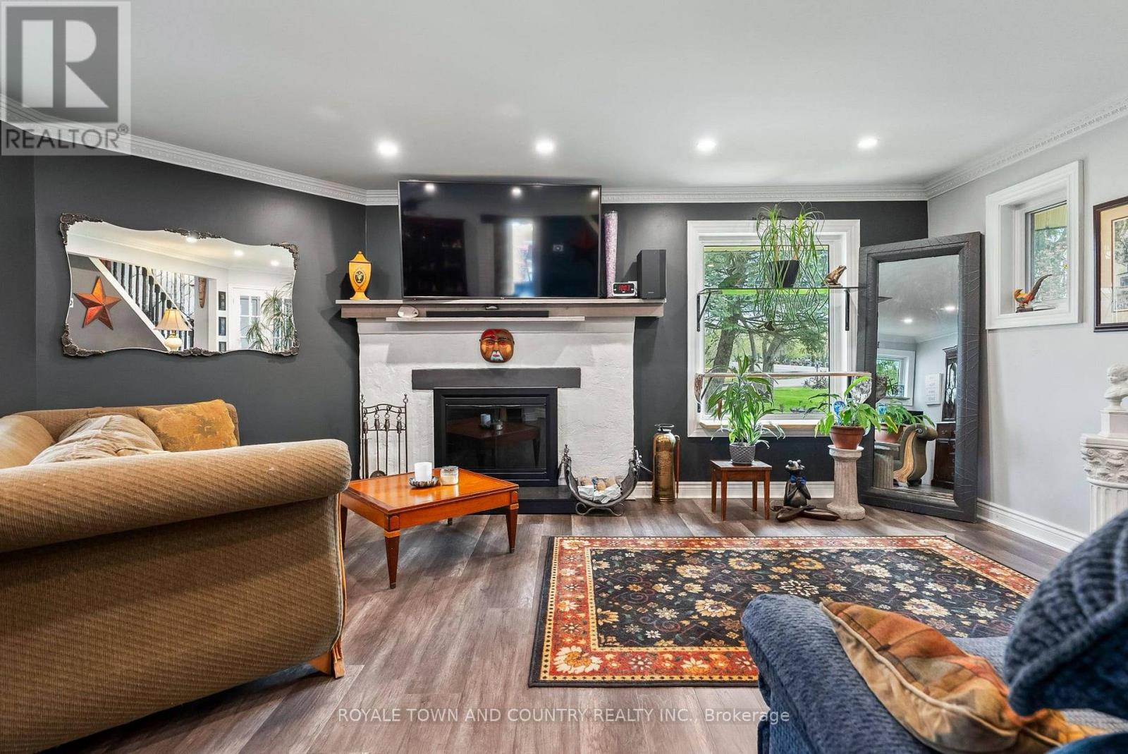 Photo 9 of 5090 Baldwin Street S, Whitby ON