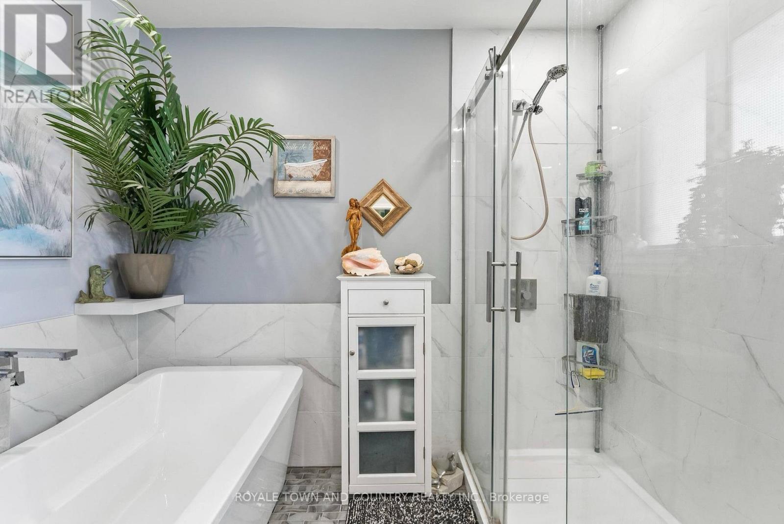 Photo 4 of 5090 Baldwin Street S, Whitby ON
