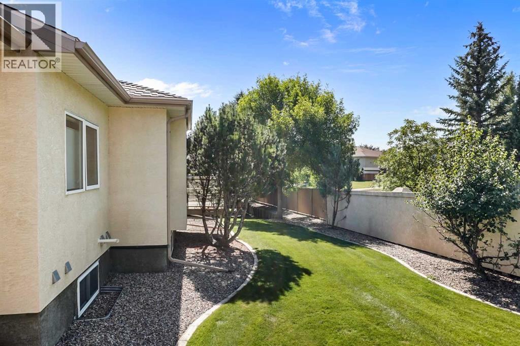 Photo 3 of 1 240 Heritage Boulevard W, Lethbridge AB