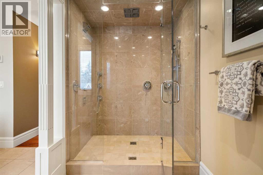 Photo 33 of 36 Baycrest Place Sw, Calgary AB