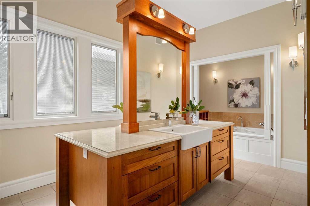 Photo 16 of 36 Baycrest Place Sw, Calgary AB