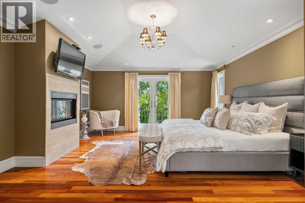 Photo 1 of 36 Baycrest Place Sw, Calgary AB