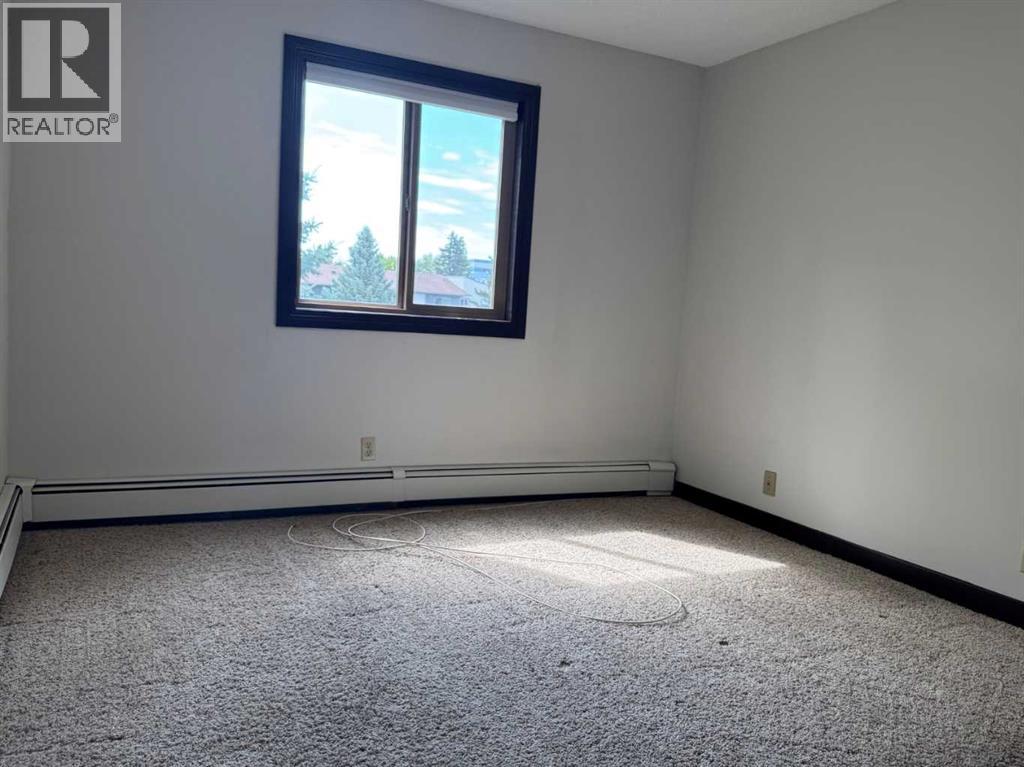 Photo 9 of 15 3440 23 Avenue S, Lethbridge AB
