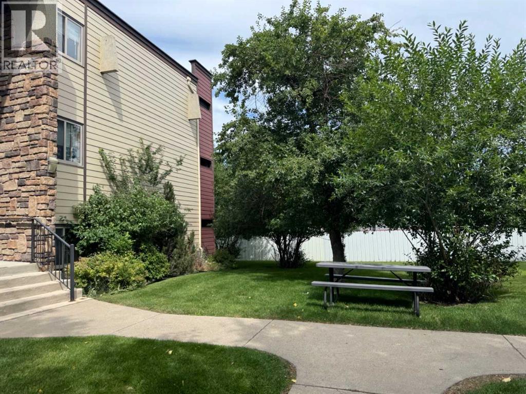 Photo 14 of 15 3440 23 Avenue S, Lethbridge AB