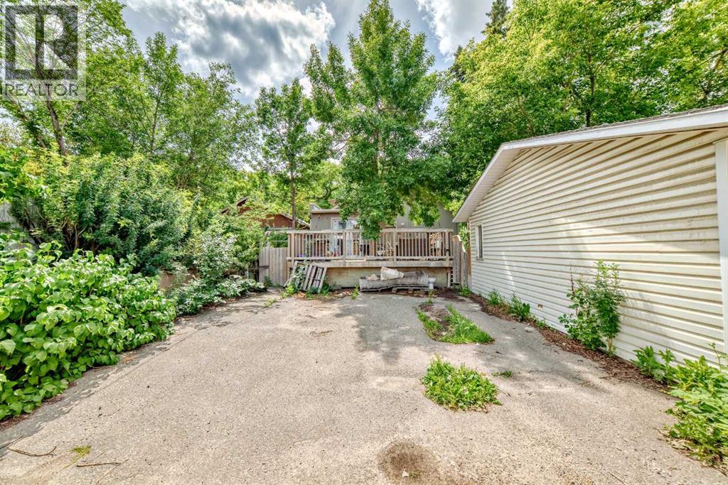 Photo 2 of 116 9 Avenue Ne, Calgary AB