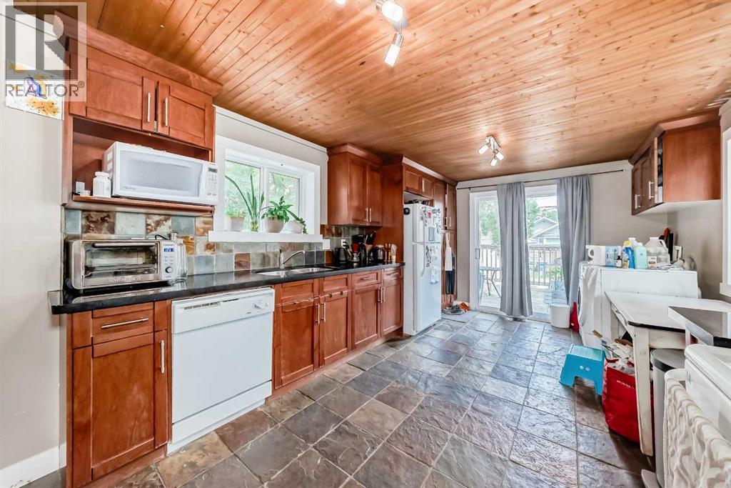 Photo 5 of 116 9 Avenue Ne, Calgary AB