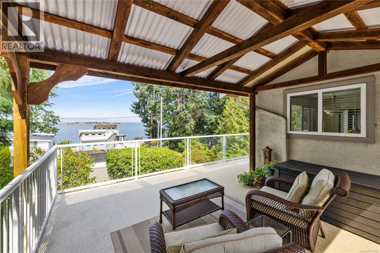 Photo 3 of 3022 Park Pl, Nanoose Bay BC