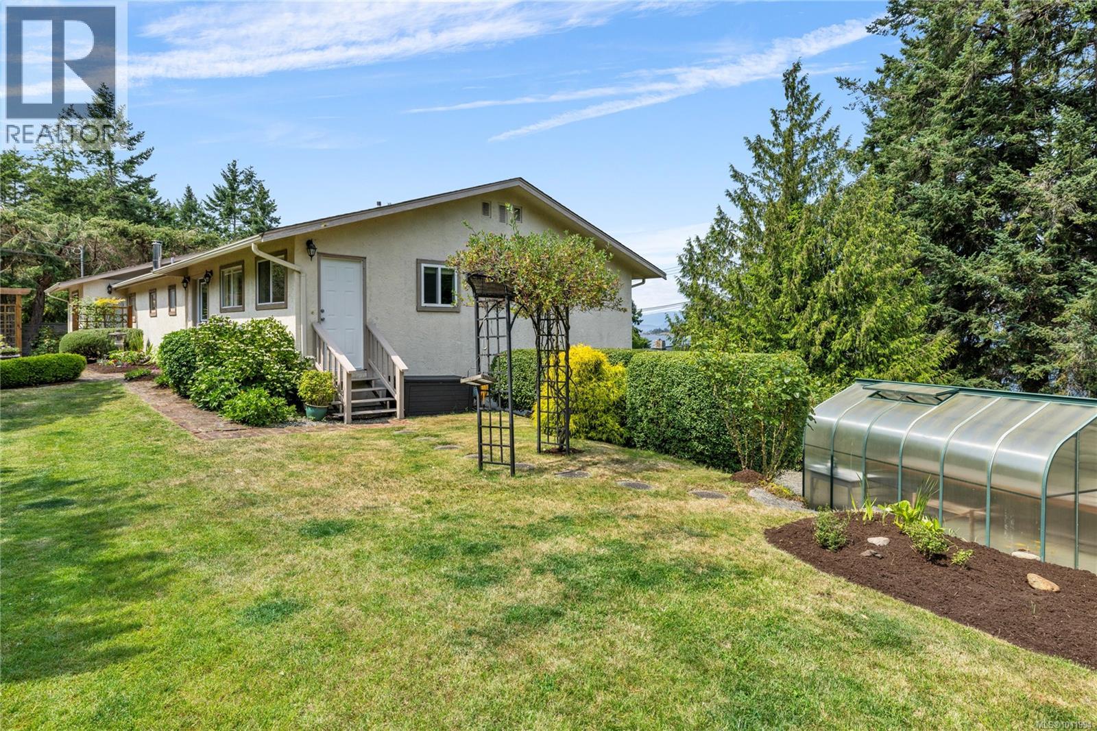 Photo 15 of 3022 Park Pl, Nanoose Bay BC