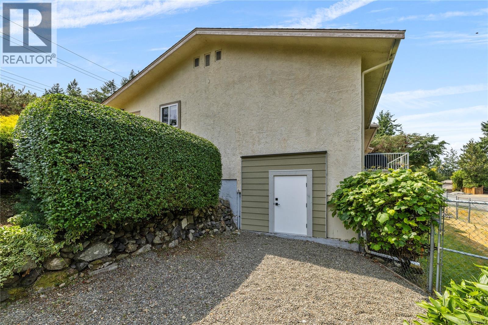 Photo 16 of 3022 Park Pl, Nanoose Bay BC
