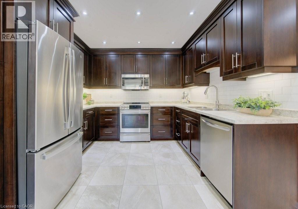 Photo 14 of 355 Blucher Boulevard, Kitchener ON