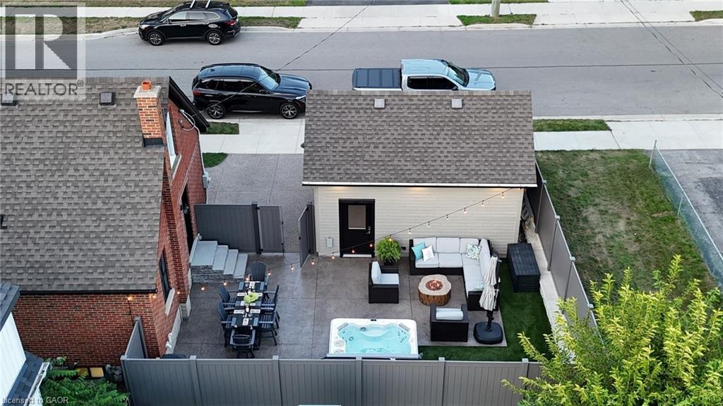 Photo 33 of 355 Blucher Boulevard, Kitchener ON
