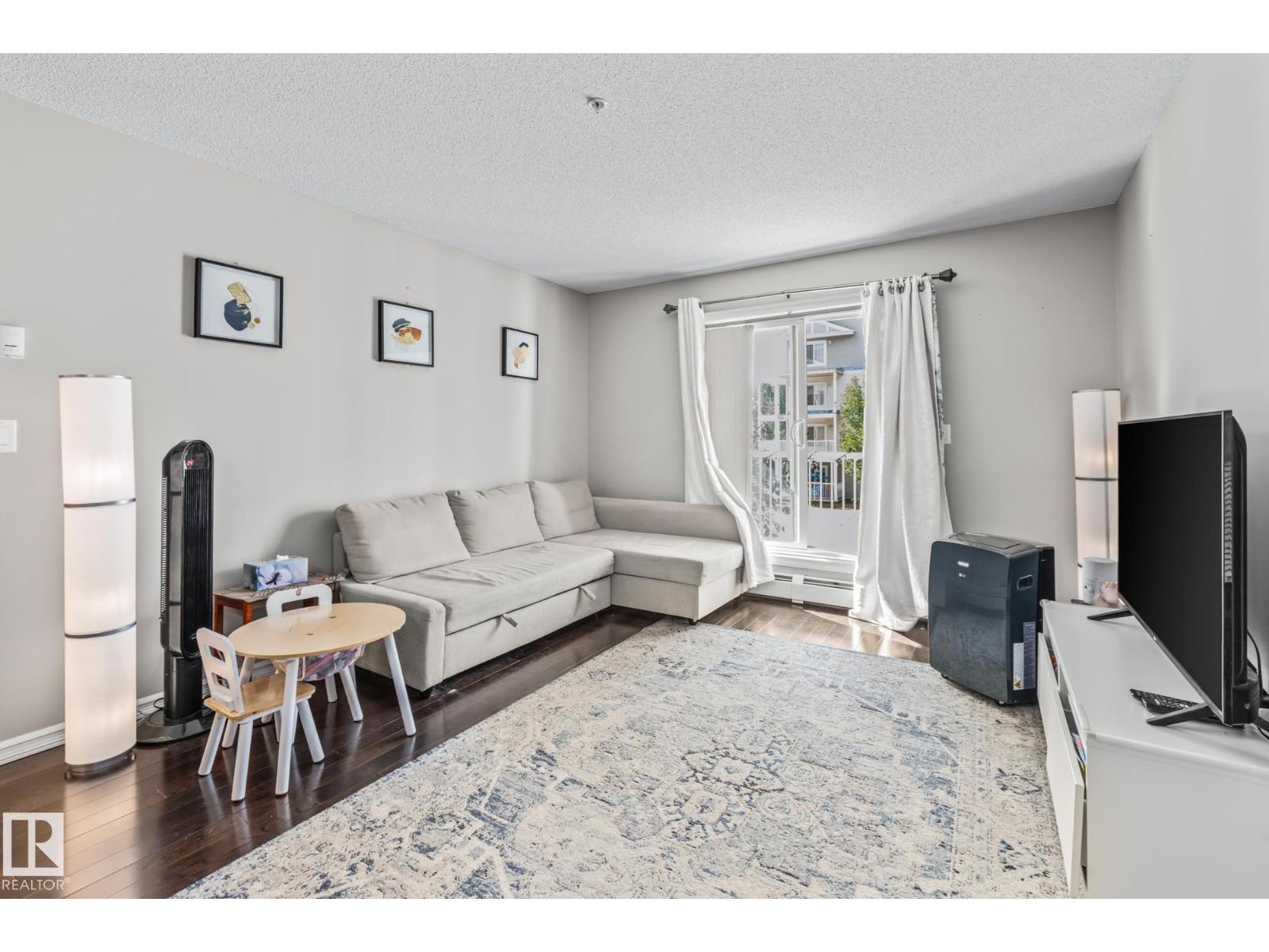 Photo 11 of 208 2204 44 Av Nw, Edmonton AB