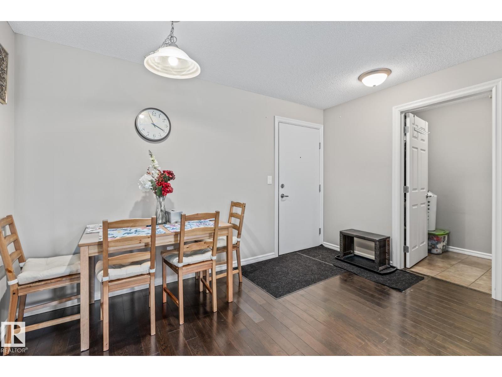 Photo 5 of 208 2204 44 Av Nw, Edmonton AB