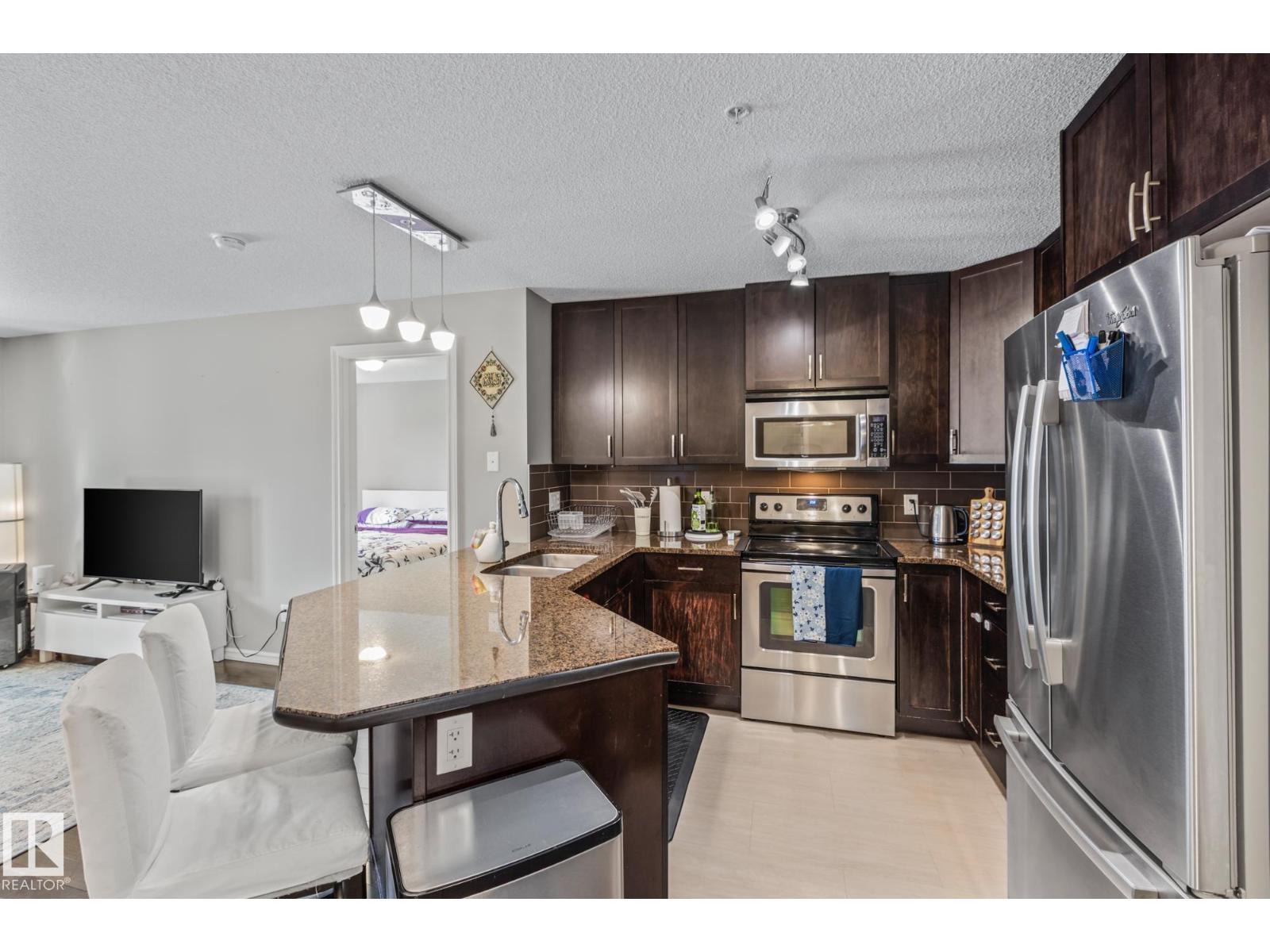 Photo 6 of 208 2204 44 Av Nw, Edmonton AB