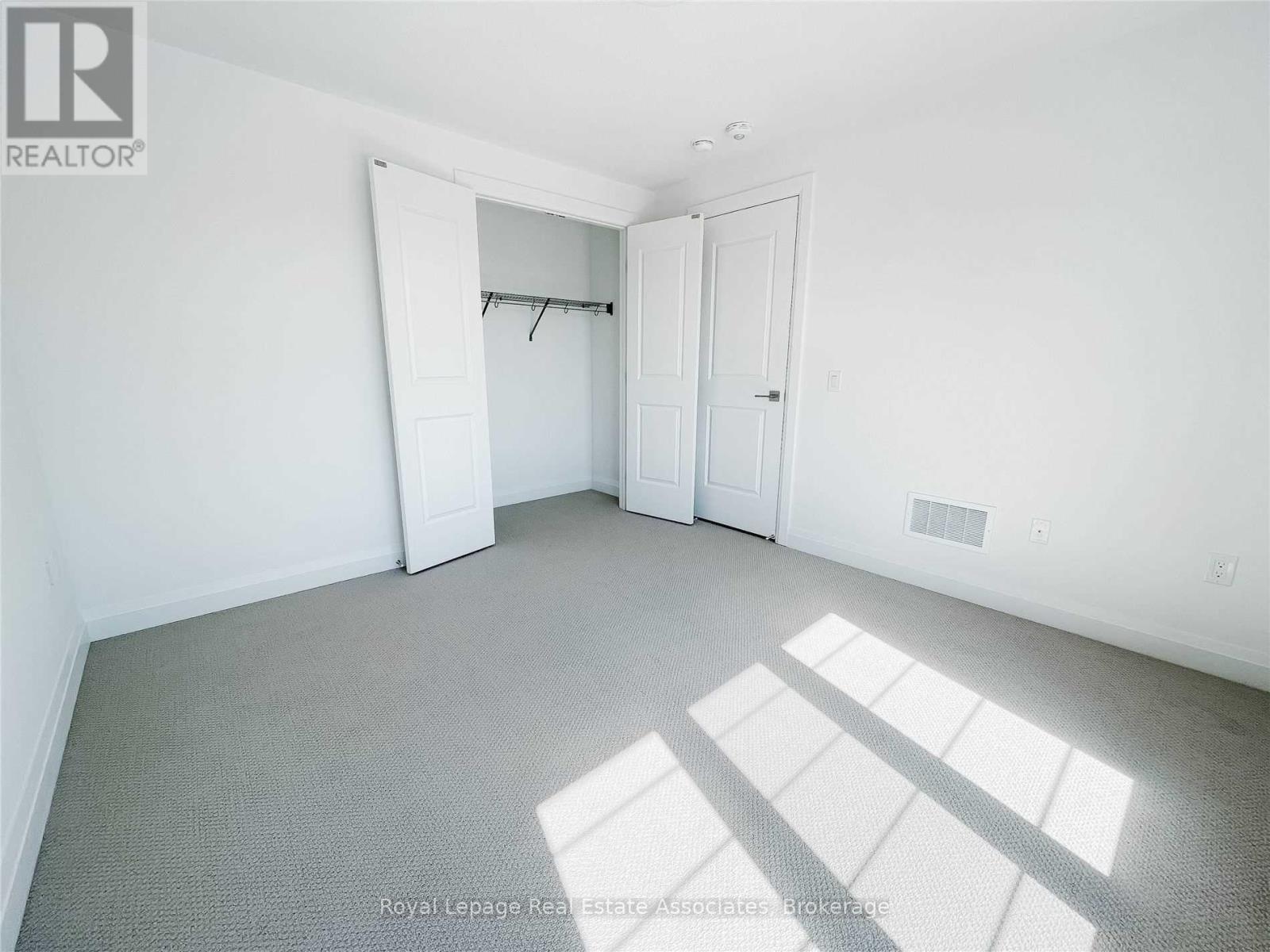 Photo 25 of 4121 Hillsborough Crescent, Oakville ON