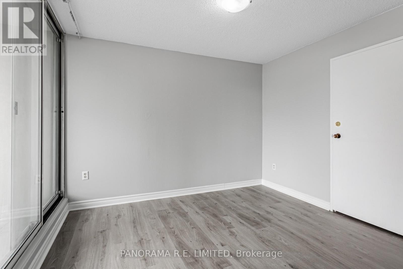 Photo 23 of 1904 3590 Kaneff Crescent, Mississauga ON