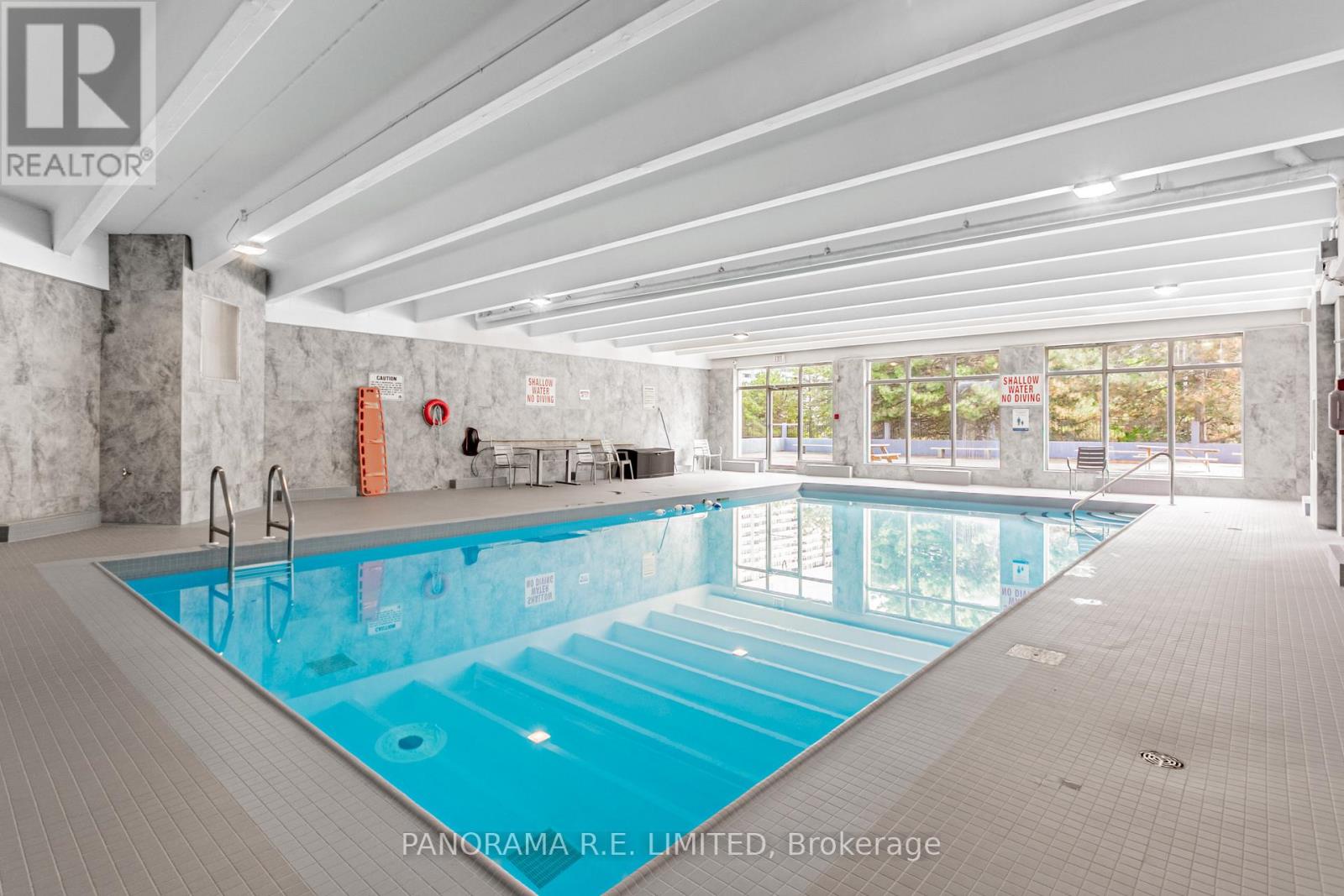 Photo 4 of 1904 3590 Kaneff Crescent, Mississauga ON