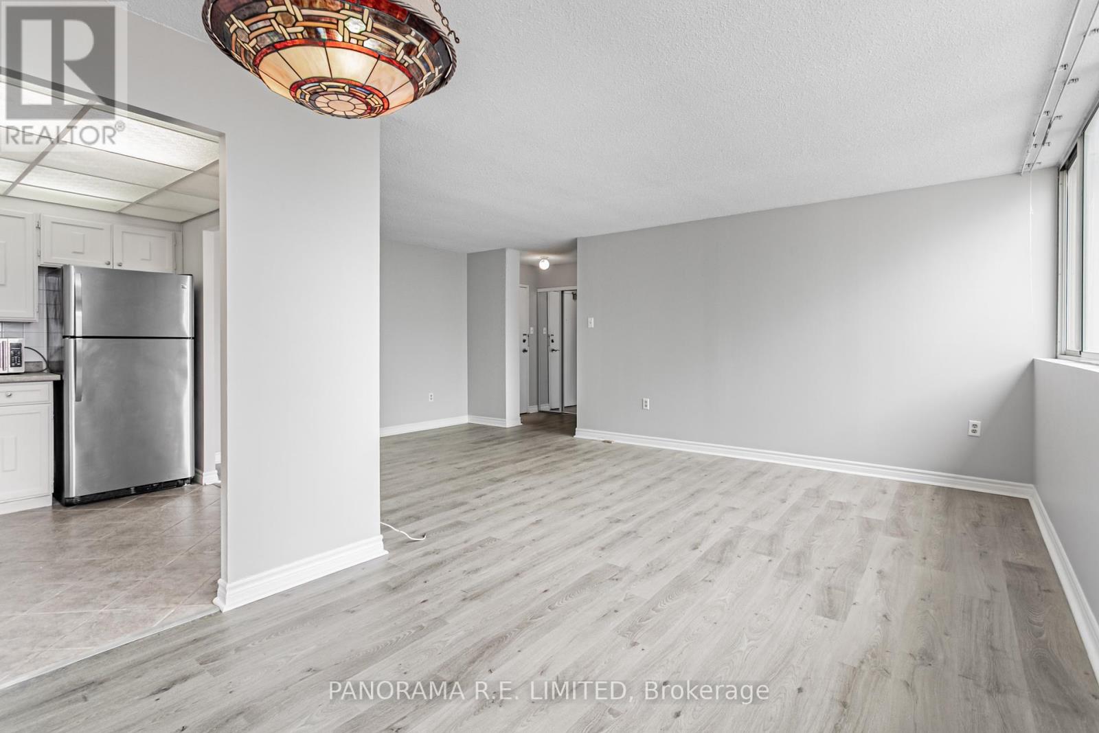 Photo 12 of 1904 3590 Kaneff Crescent, Mississauga ON