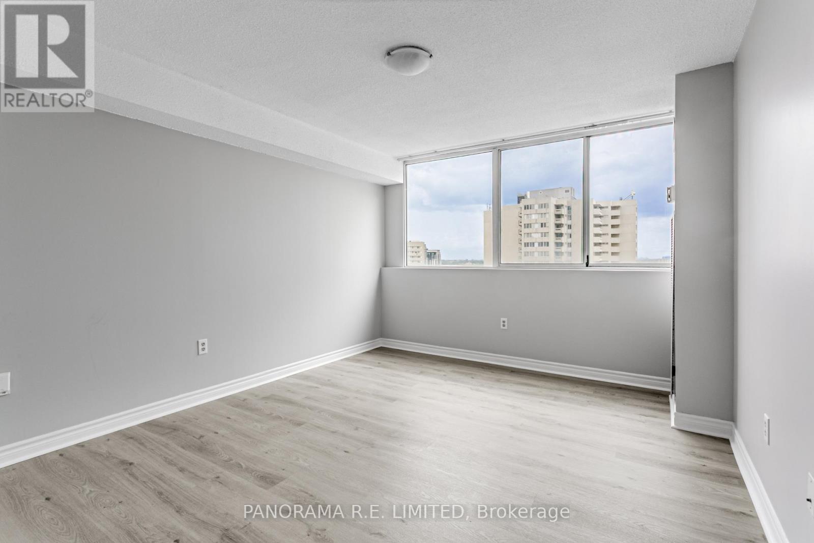 Photo 22 of 1904 3590 Kaneff Crescent, Mississauga ON