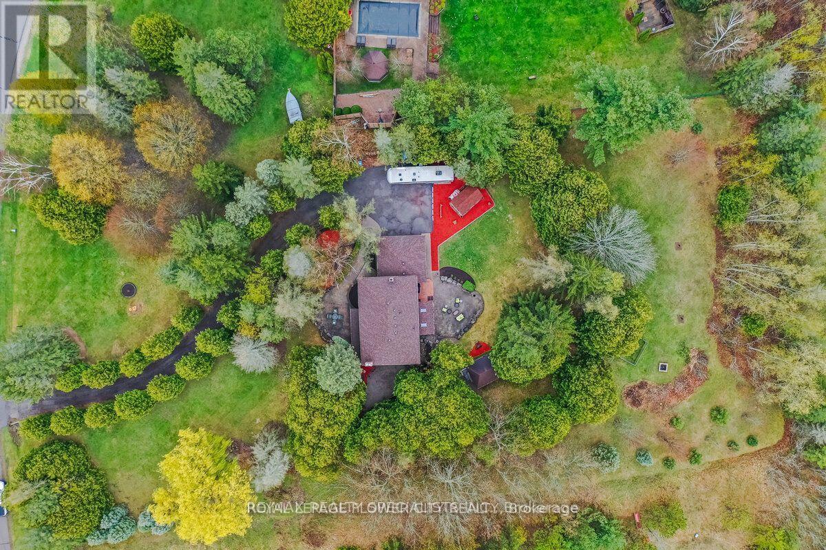 Photo 37 of 29 Gibson Lake Drive, Caledon ON