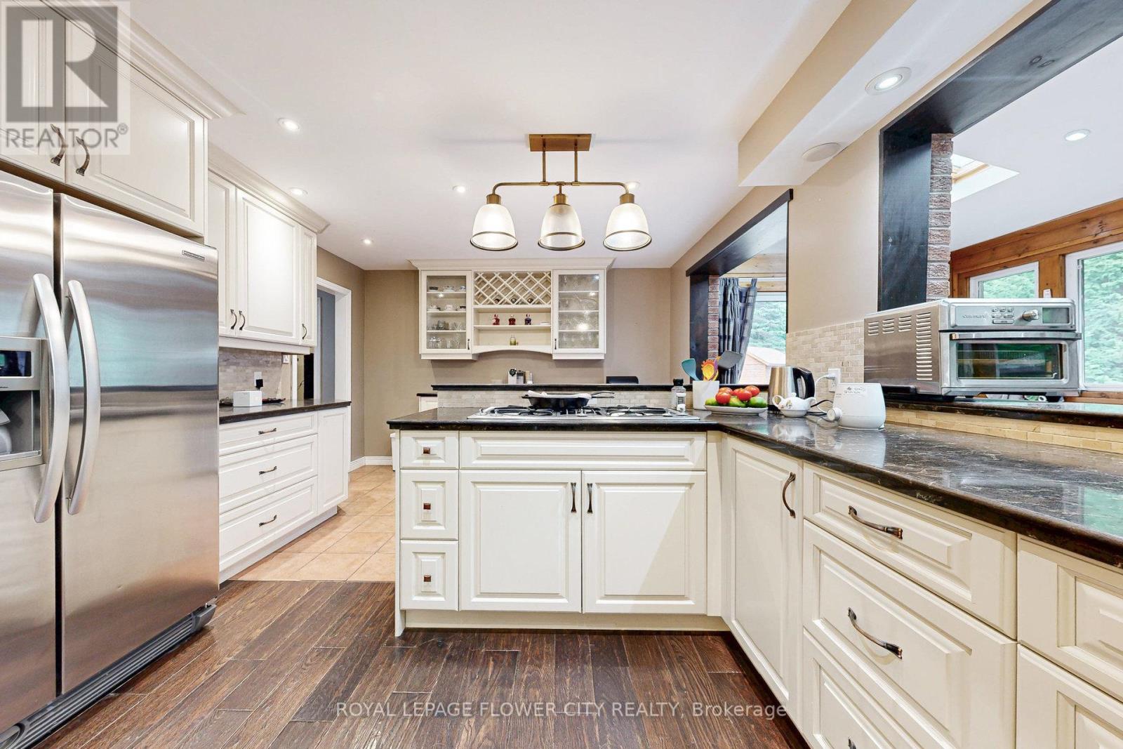 Photo 3 of 29 Gibson Lake Drive, Caledon ON