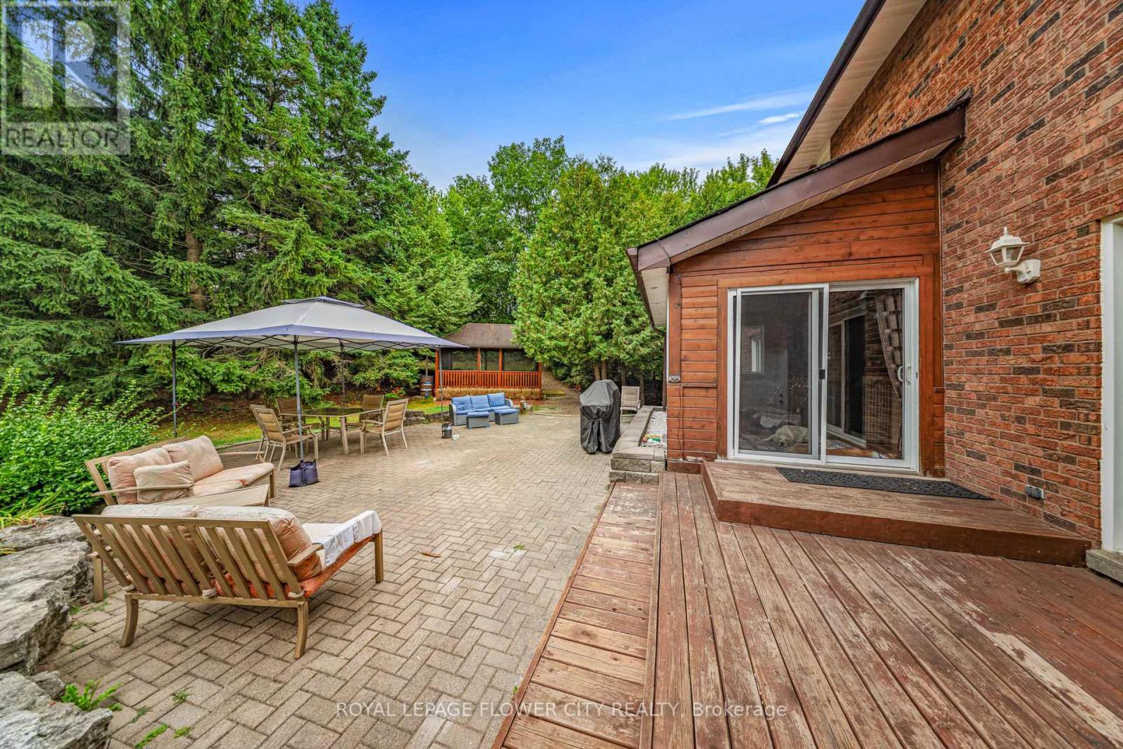 Photo 11 of 29 Gibson Lake Drive, Caledon ON