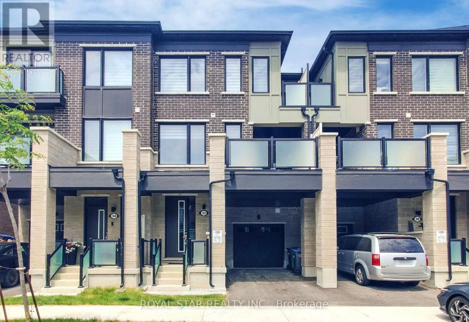 Photo 1 of 32 Melmar Street, Brampton ON