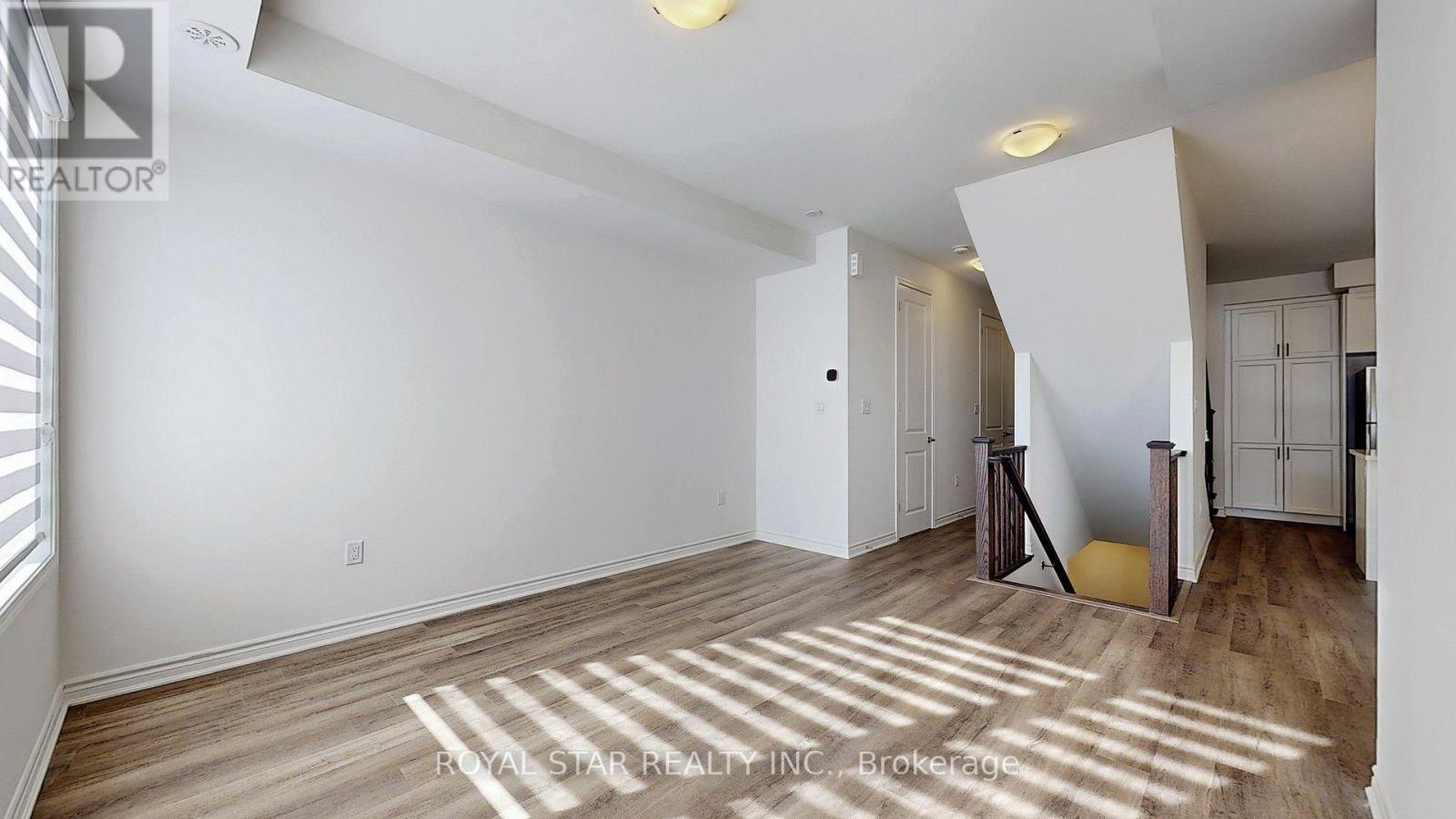 Photo 15 of 32 Melmar Street, Brampton ON