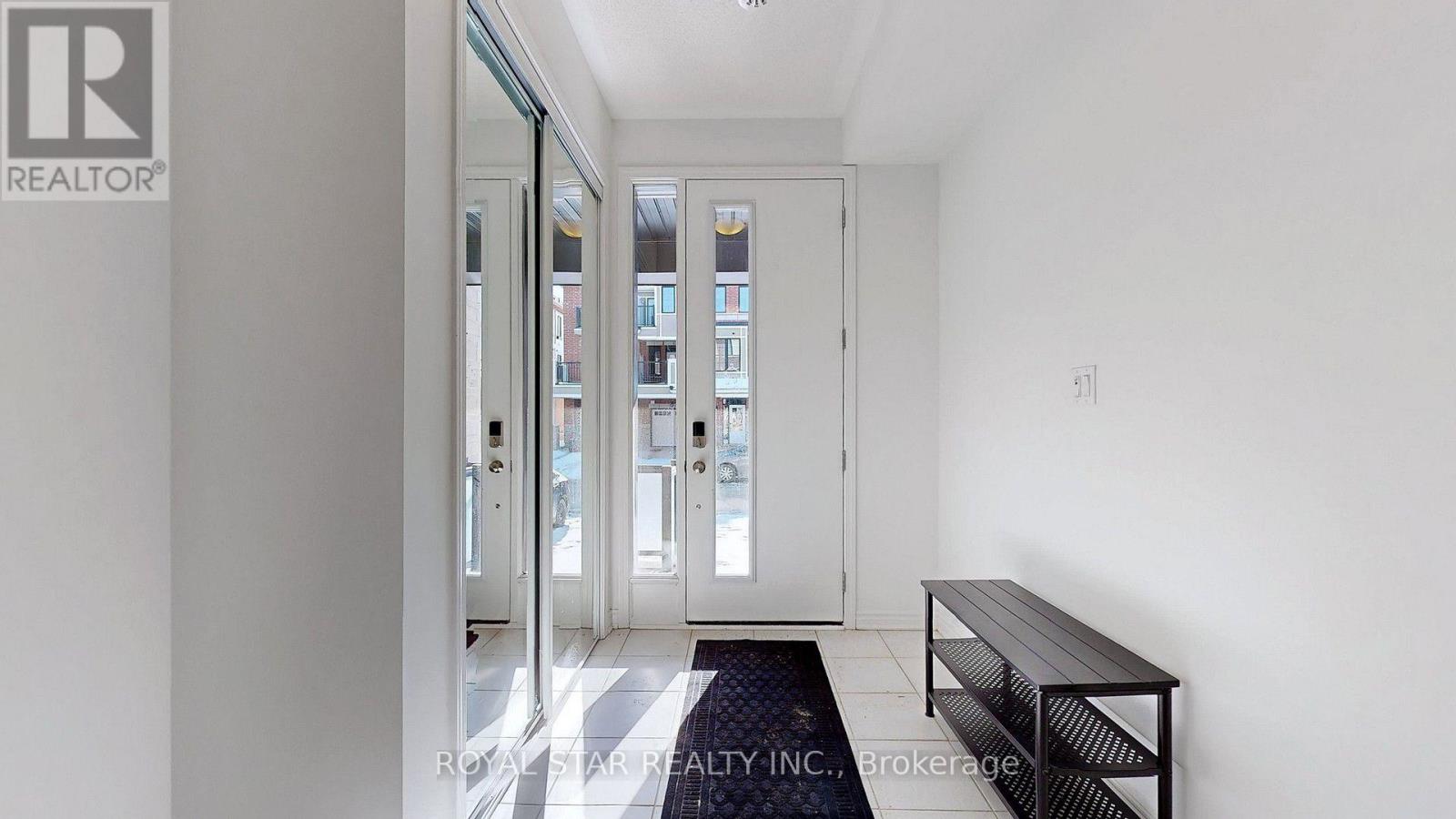 Photo 13 of 32 Melmar Street, Brampton ON