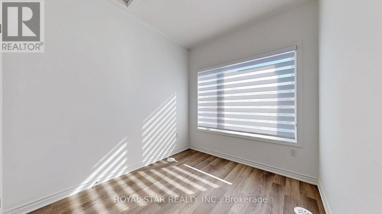 Photo 4 of 32 Melmar Street, Brampton ON