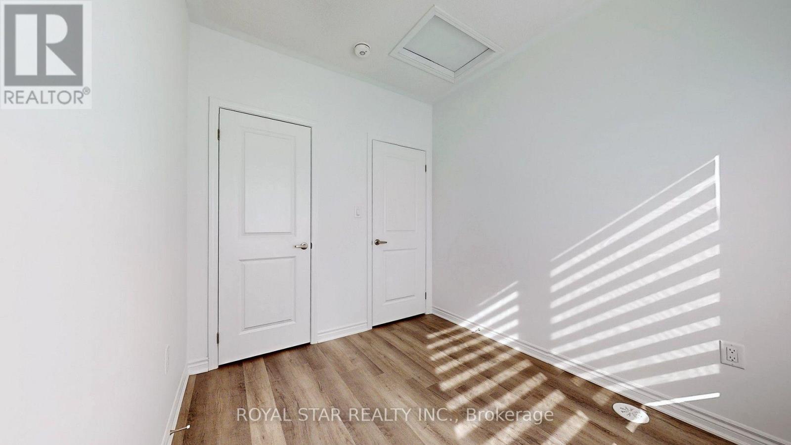 Photo 10 of 32 Melmar Street, Brampton ON