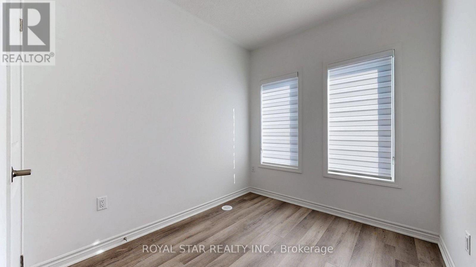 Photo 2 of 32 Melmar Street, Brampton ON
