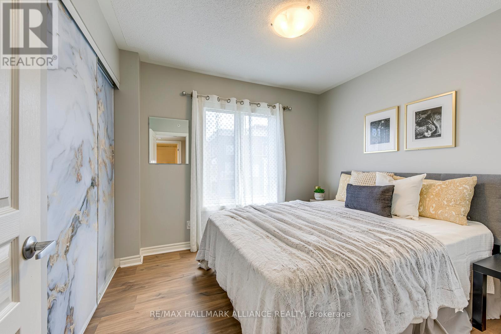 Photo 21 of 18 140 Long Branch Avenue, Toronto ON
