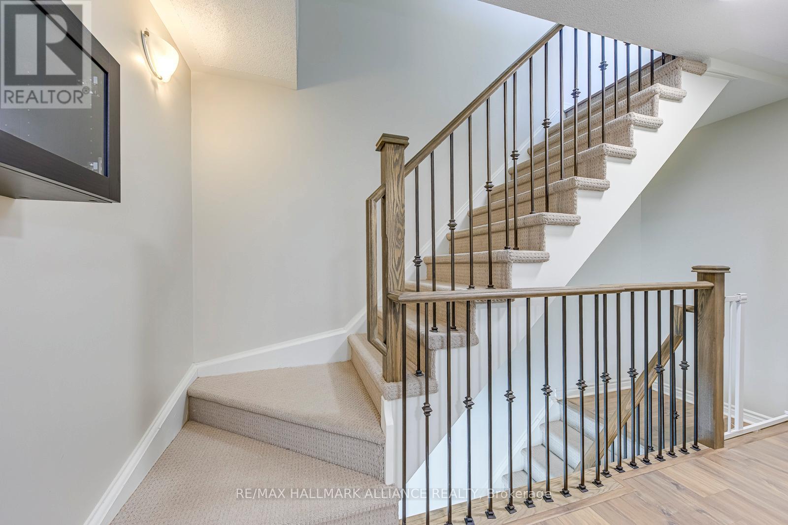 Photo 26 of 18 140 Long Branch Avenue, Toronto ON