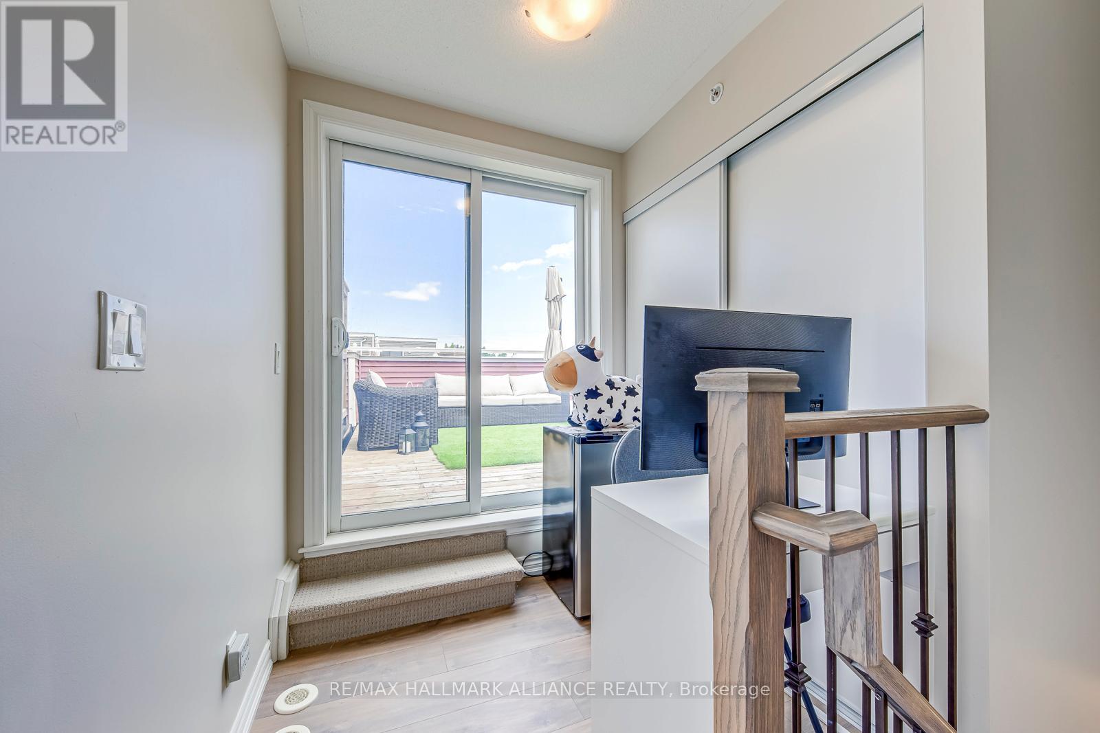 Photo 27 of 18 140 Long Branch Avenue, Toronto ON
