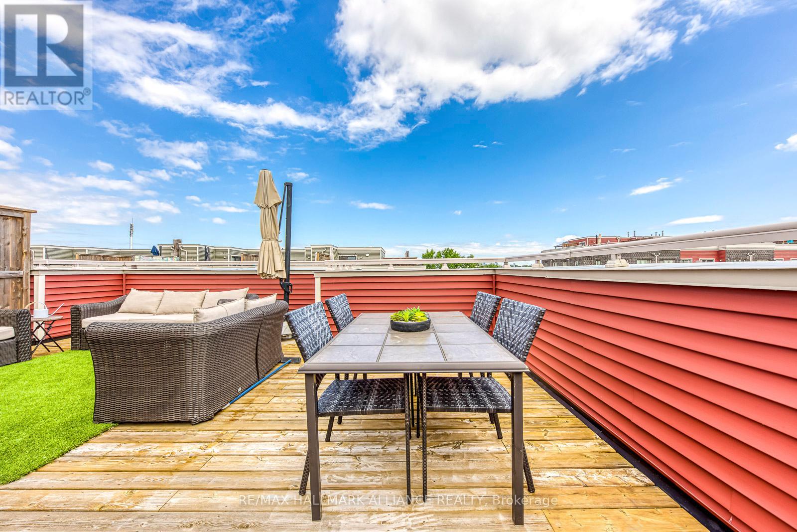 Photo 29 of 18 140 Long Branch Avenue, Toronto ON