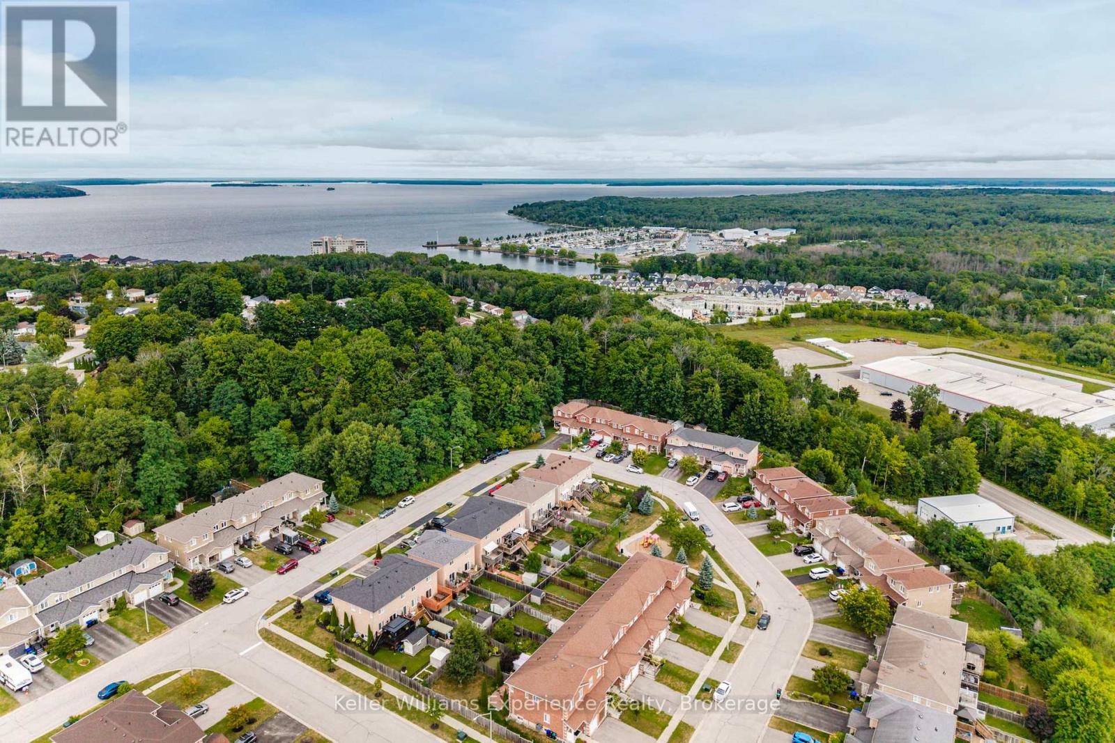 Photo 3 of 167 Southwinds Crescent, Midland ON