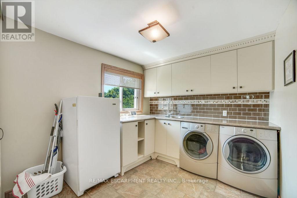 Photo 35 of 9 Lamb Court, Haldimand ON