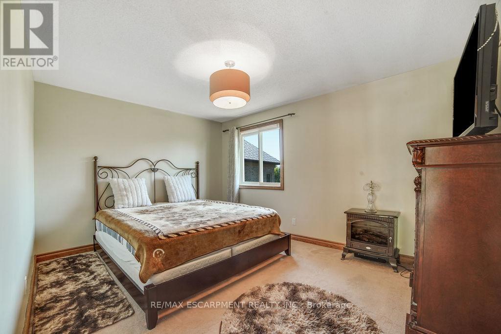 Photo 8 of 9 Lamb Court, Haldimand ON