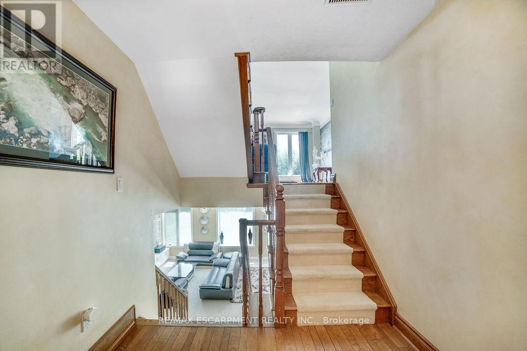 Photo 9 of 9 Lamb Court, Haldimand ON