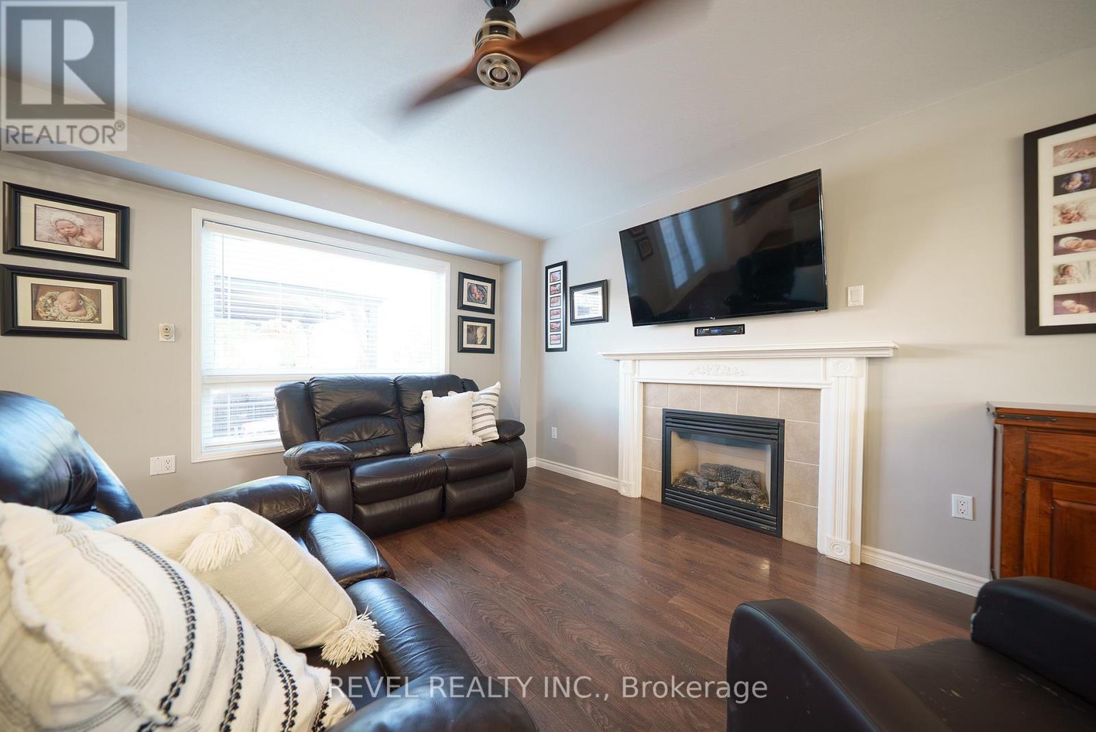 Photo 24 of 22 Hollinrake Avenue, Brantford ON
