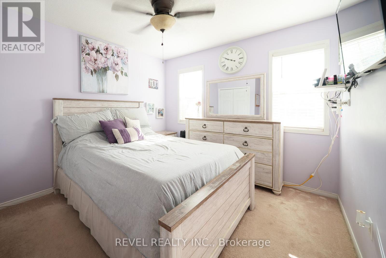 Photo 9 of 22 Hollinrake Avenue, Brantford ON