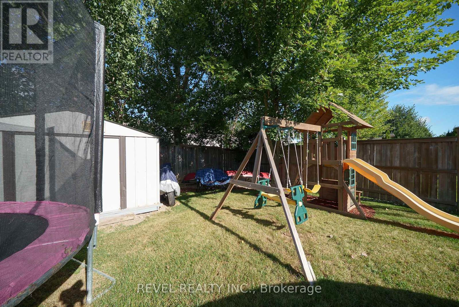 Photo 37 of 22 Hollinrake Avenue, Brantford ON