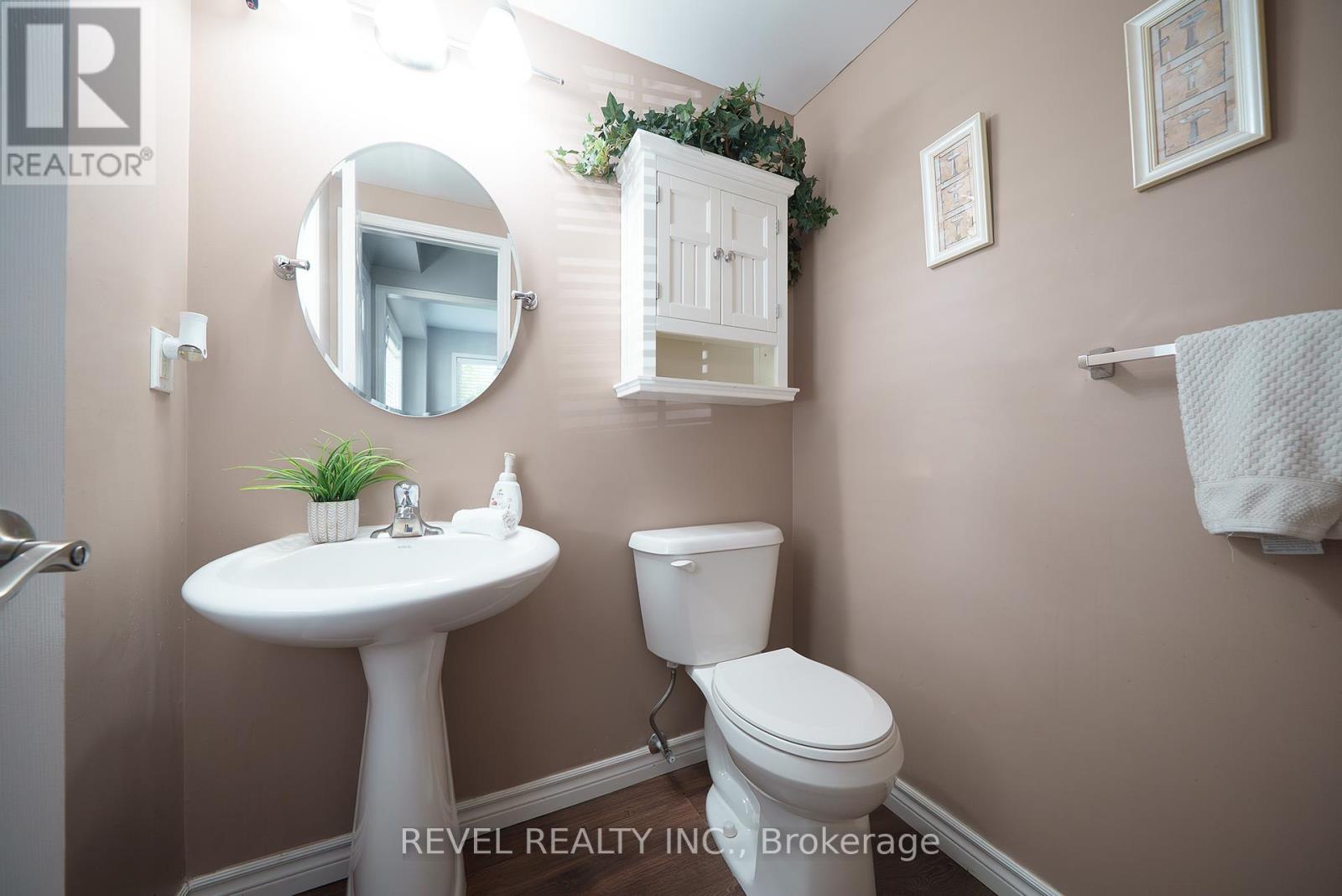 Photo 23 of 22 Hollinrake Avenue, Brantford ON