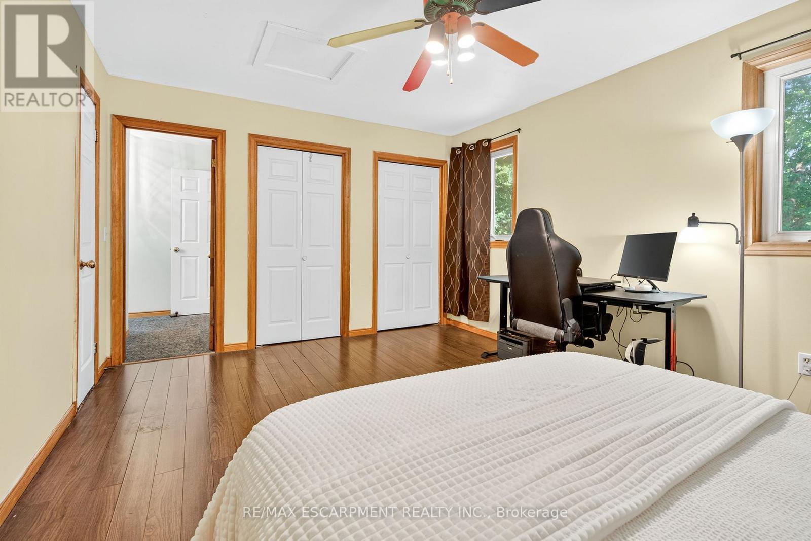 Photo 27 of 146 Normanhurst Avenue W, Hamilton ON
