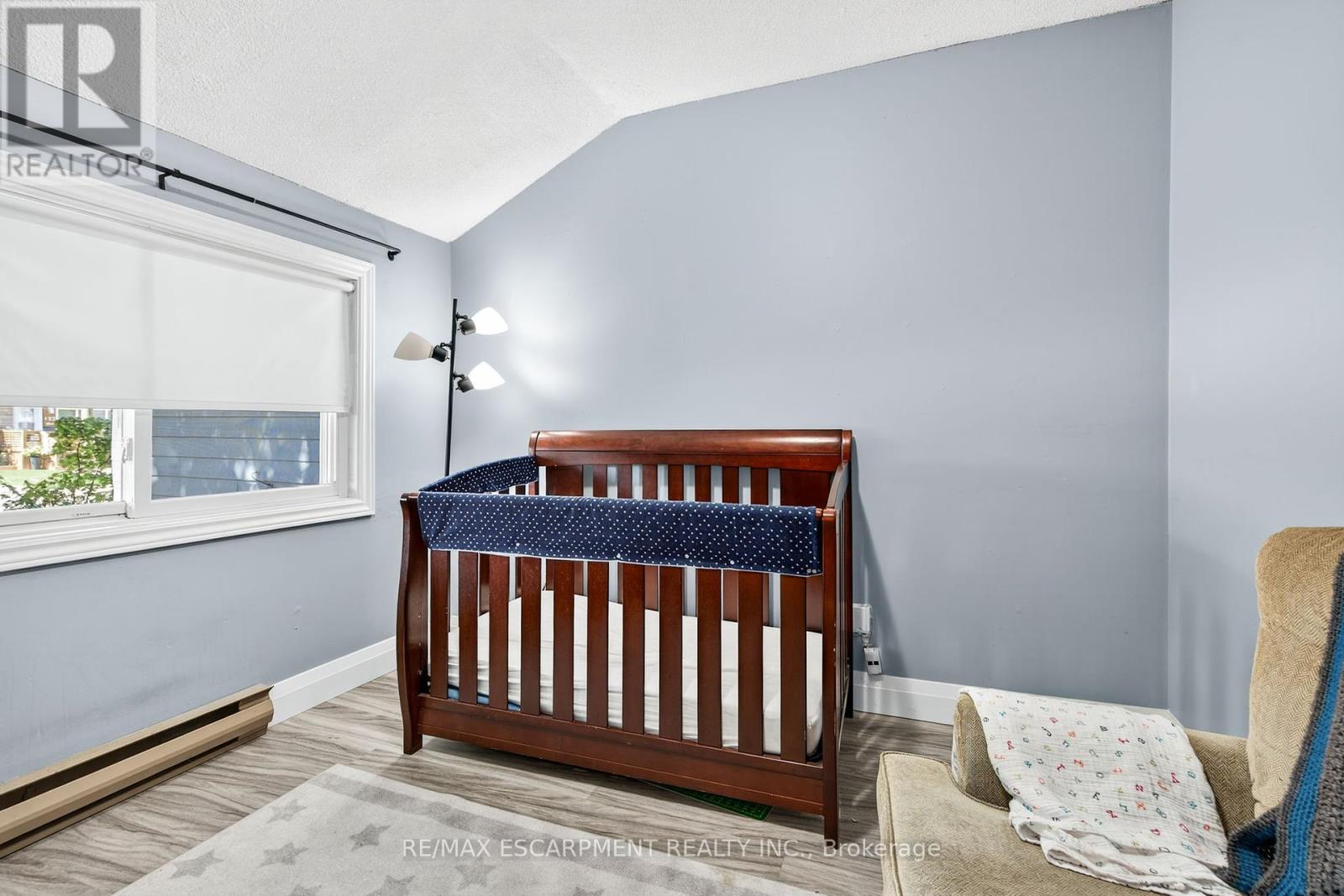 Photo 3 of 146 Normanhurst Avenue W, Hamilton ON